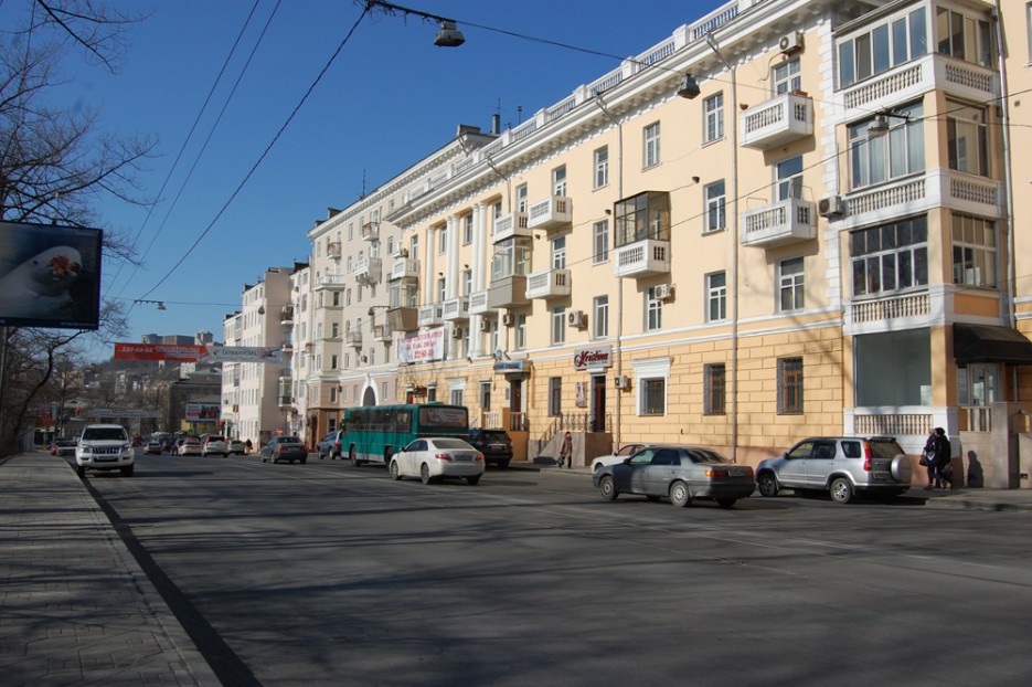 Здание по ул.Светланской, ост. Дальзавод. | Владивосток 2012