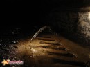 Писающий пол. После дождя воду буквально выдавливает сквозь бетонный пол подземного тоннеля на форте №3.