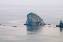 Скальный островок в гряде кекур Бакланьих