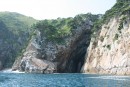 Скалы и гроты полуострова Гамова. Морская прогулка вокруг полуострова Гамова (до морского заповедника). Хасанский район.