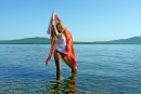 С морской стихией мир сравнив,
заметишь вскоре:
сперва прилив, потом отлив —
весь мир как море.