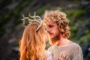 он встретил ее на краю земли, да дальнем берегу острова.....