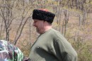 Встречал-привечал нас Сергей Викторович, увидев которого мы позабыли кто мы, где мы, откуда пришли и куда идем, взвели курки на фотоаппаратах и ... На 80 % фотографии из бухты Средней состоят из портретов Сергея Викторовича.