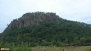 29.Гора Паршивая (Змеиная) Памятник природы гора Паршивая 200 м. Напоминает по виду старинный замок. На горе есть красивейшие «ворота исполнения желаний».